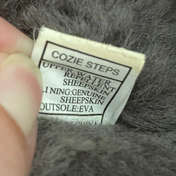 Cozie Steps Boots Gray Australian Sheepskin Toggle Water Repellent Sz 10 Women's - Picture 5 of 11